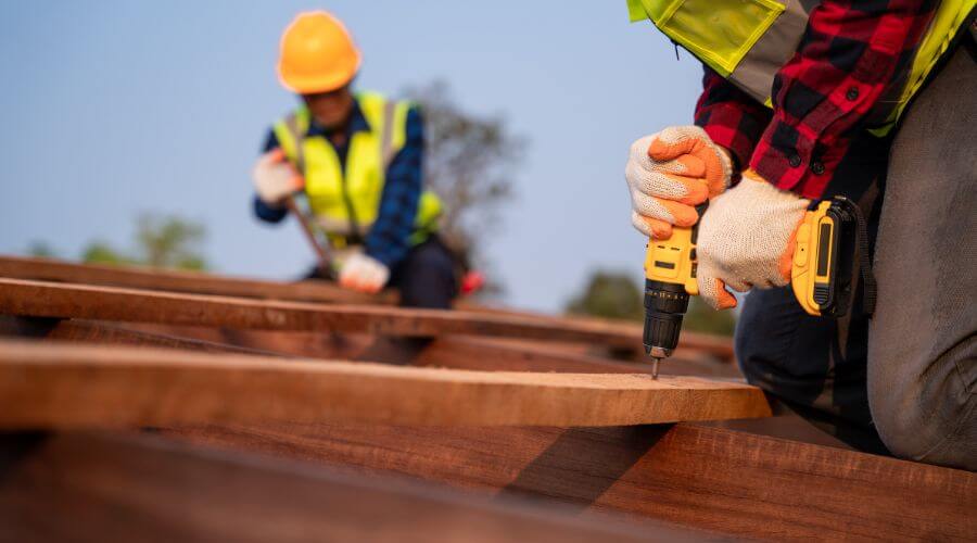 Expert Emergency Roof Repairs services in Strasburg, IL